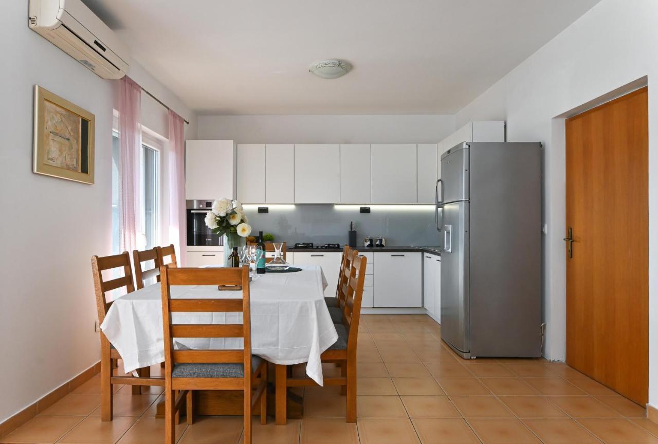 Holiday House Vukman Trogir Exterior photo